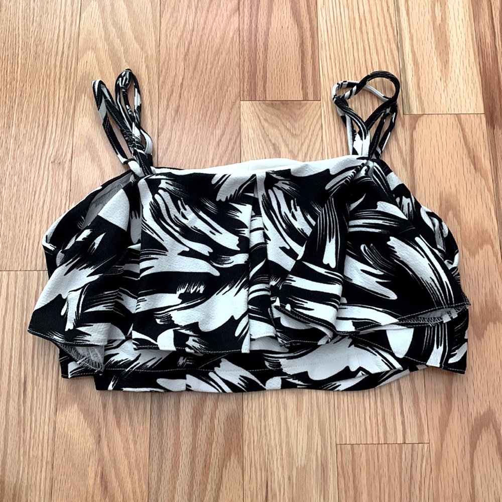 cute black and white ruffle crop top w/ zipper back